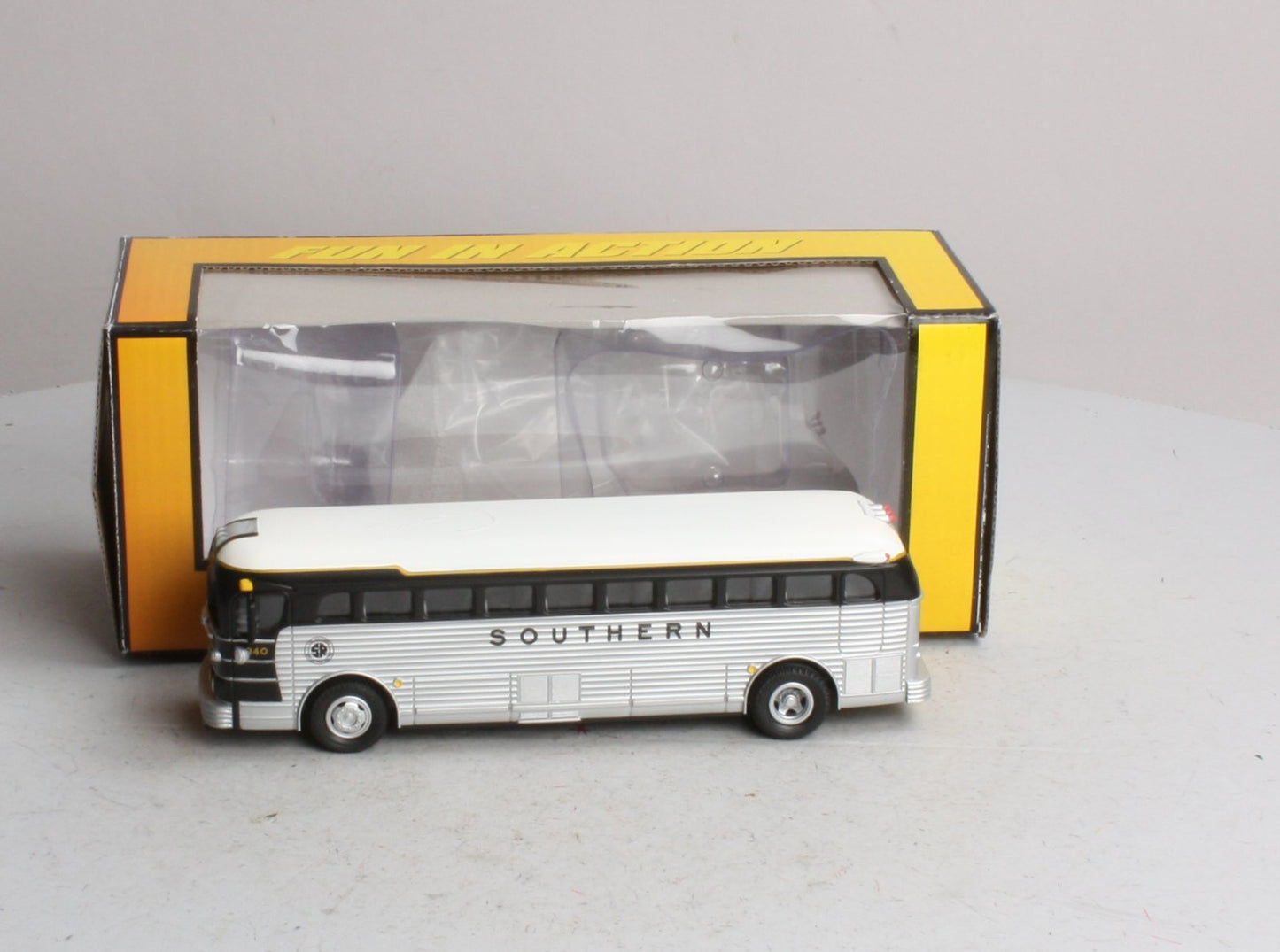 MTH 30-50059 Die-Cast Southern Bus #340