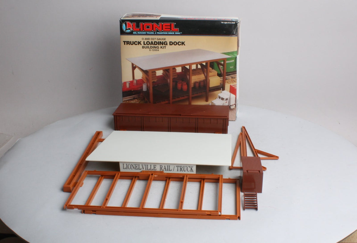 Lionel 6-12884 O/O27 Truck Loading Dock Building Kit LN/Box