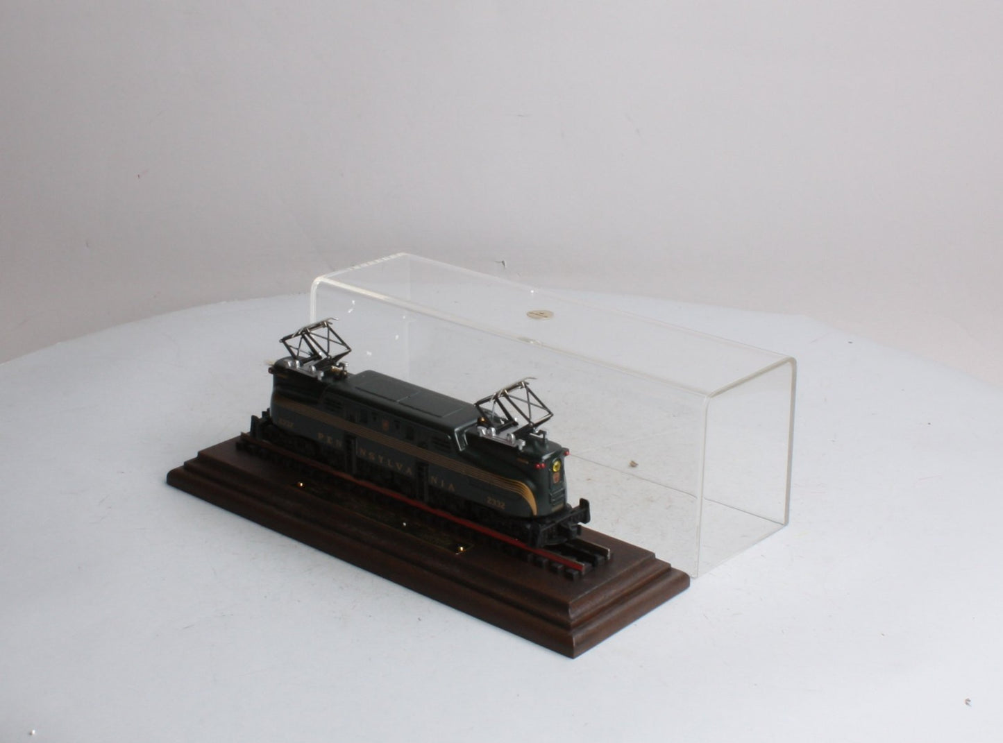 Hallmark HO GAR Pennsylvania GG-1 Electric Locomotive #2332 w/Display Case LN/Box