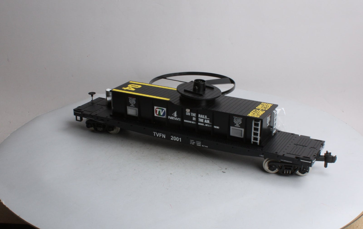 MTH 70-79013 G Scale Channel 4 News Operating Helicopter Car (Metal Wheels) MT/Box