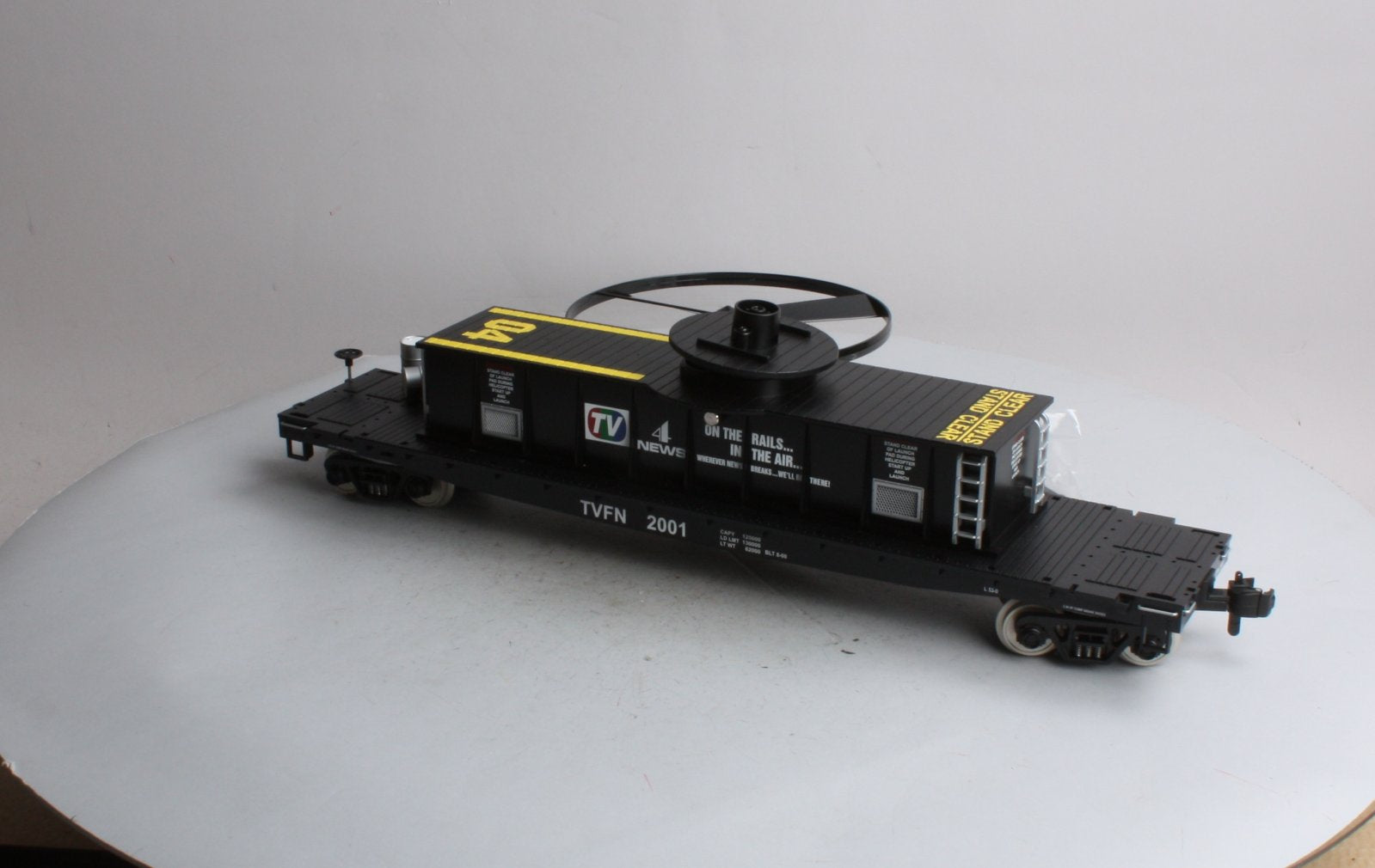MTH 70-79013 G Scale Channel 4 News Operating Helicopter Car (Metal Wheels) MT/Box