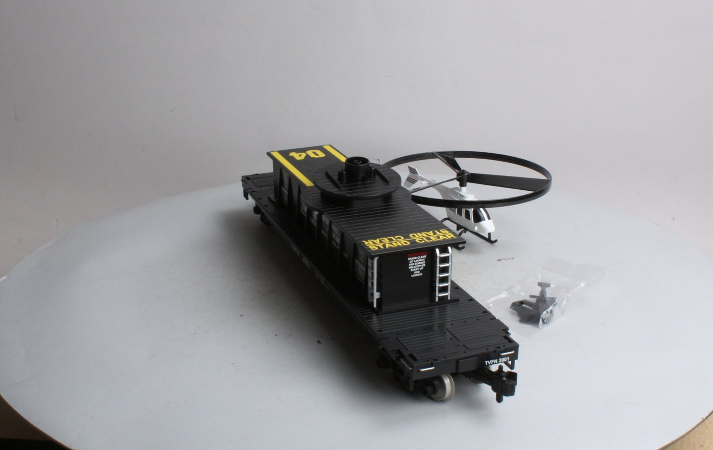 MTH 70-79013 G Scale Channel 4 News Operating Helicopter Car NIB