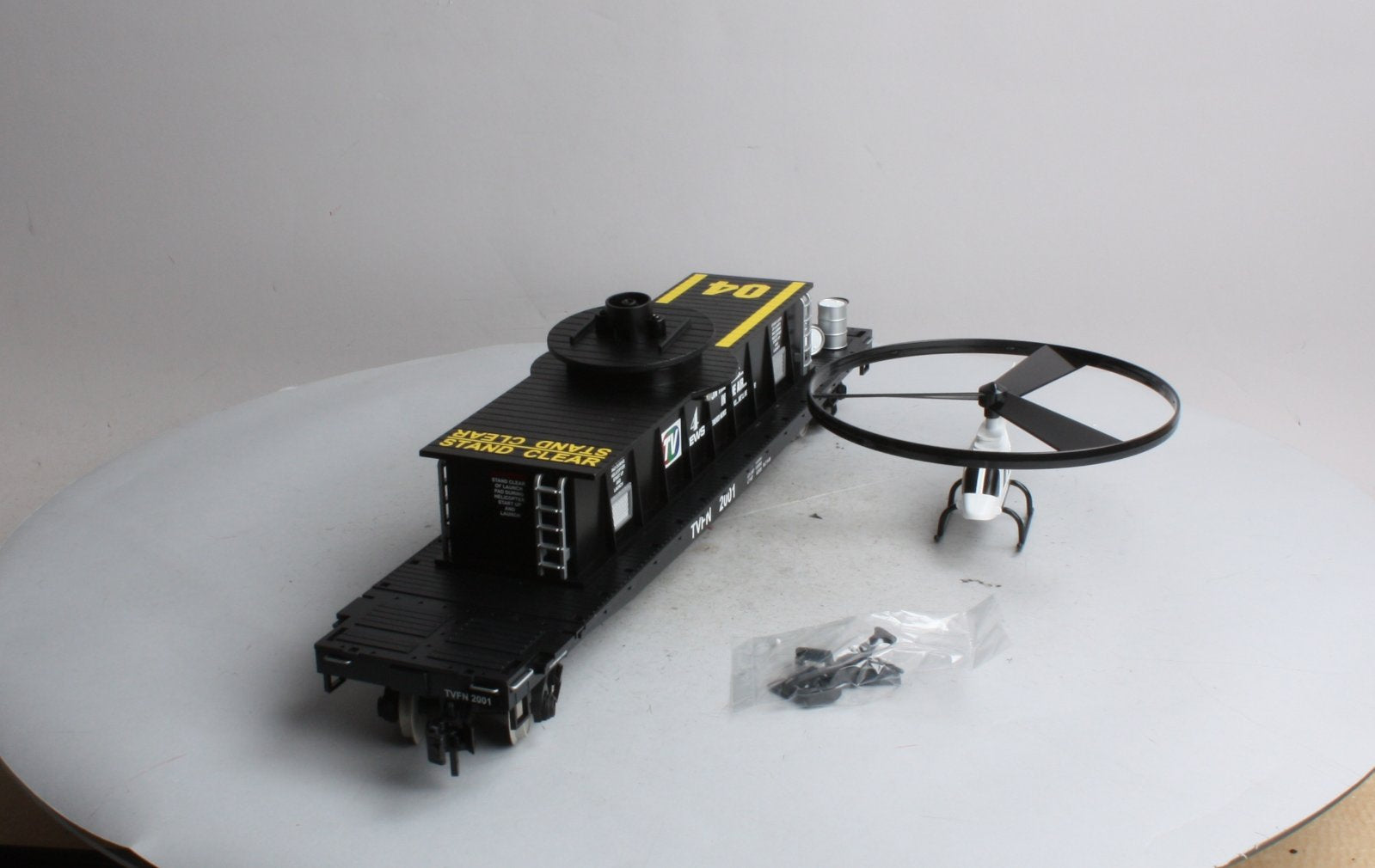 MTH 70-79013 G Scale Channel 4 News Operating Helicopter Car (Metal Wheels) MT/Box