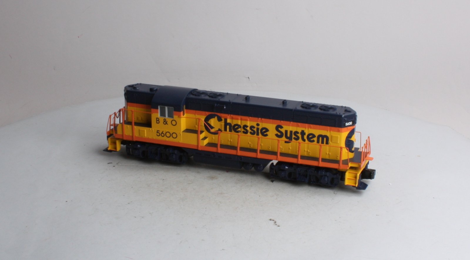 MTH 30-2355-1 Chessie GP-7 Diesel Engine with Proto-Sound 2.0 #5600  LN/Box