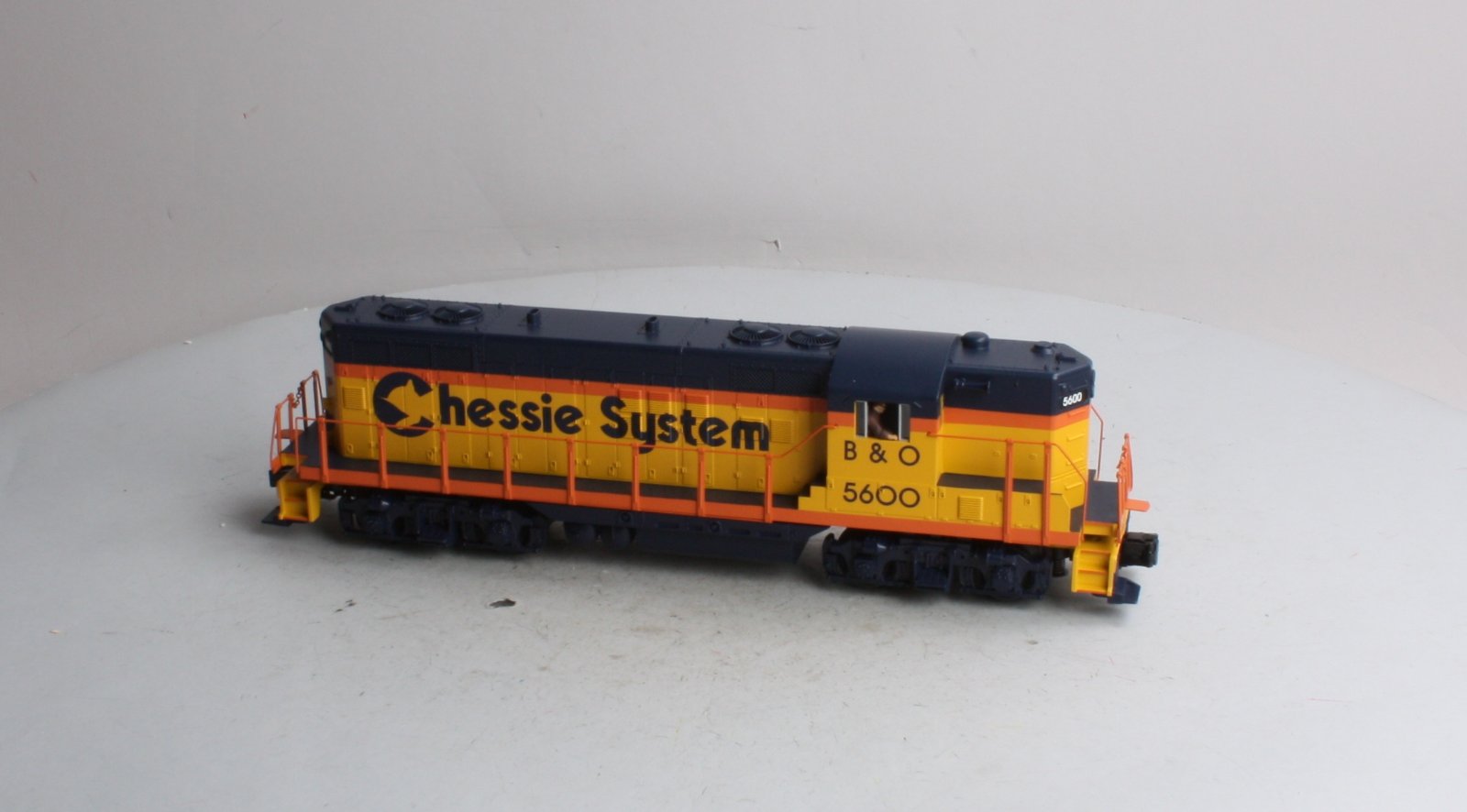 MTH 30-2355-1 Chessie GP-7 Diesel Engine with Proto-Sound 2.0 #5600  LN/Box