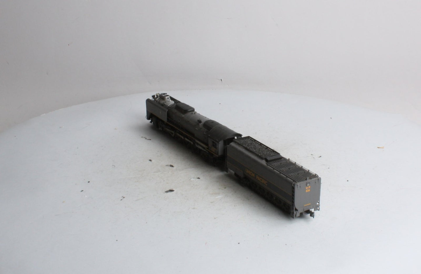 Rivarossi 836 HO Scale Union Pacific 4-8-4 Steam Locomotive and Tender #836 EX