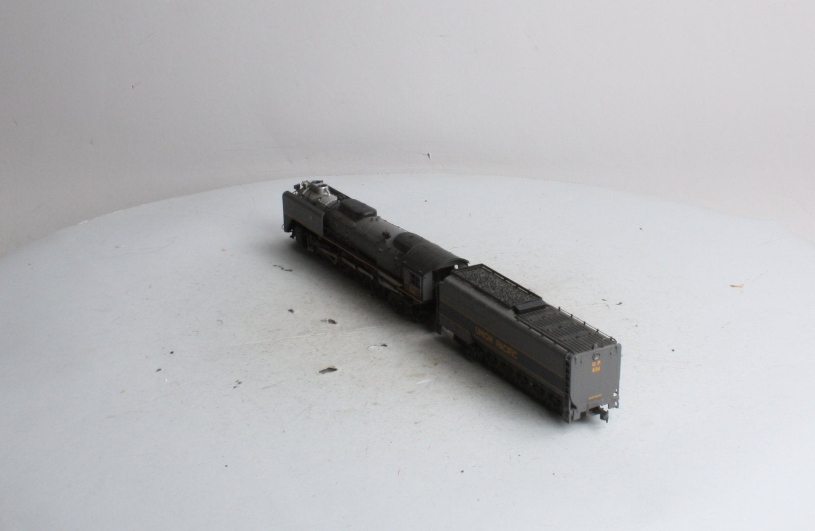 Rivarossi 836 HO Scale Union Pacific 4-8-4 Steam Locomotive and Tender #836 EX