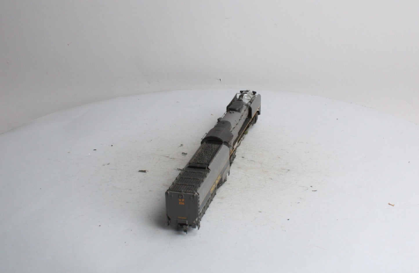 Rivarossi 836 HO Scale Union Pacific 4-8-4 Steam Locomotive and Tender #836 EX