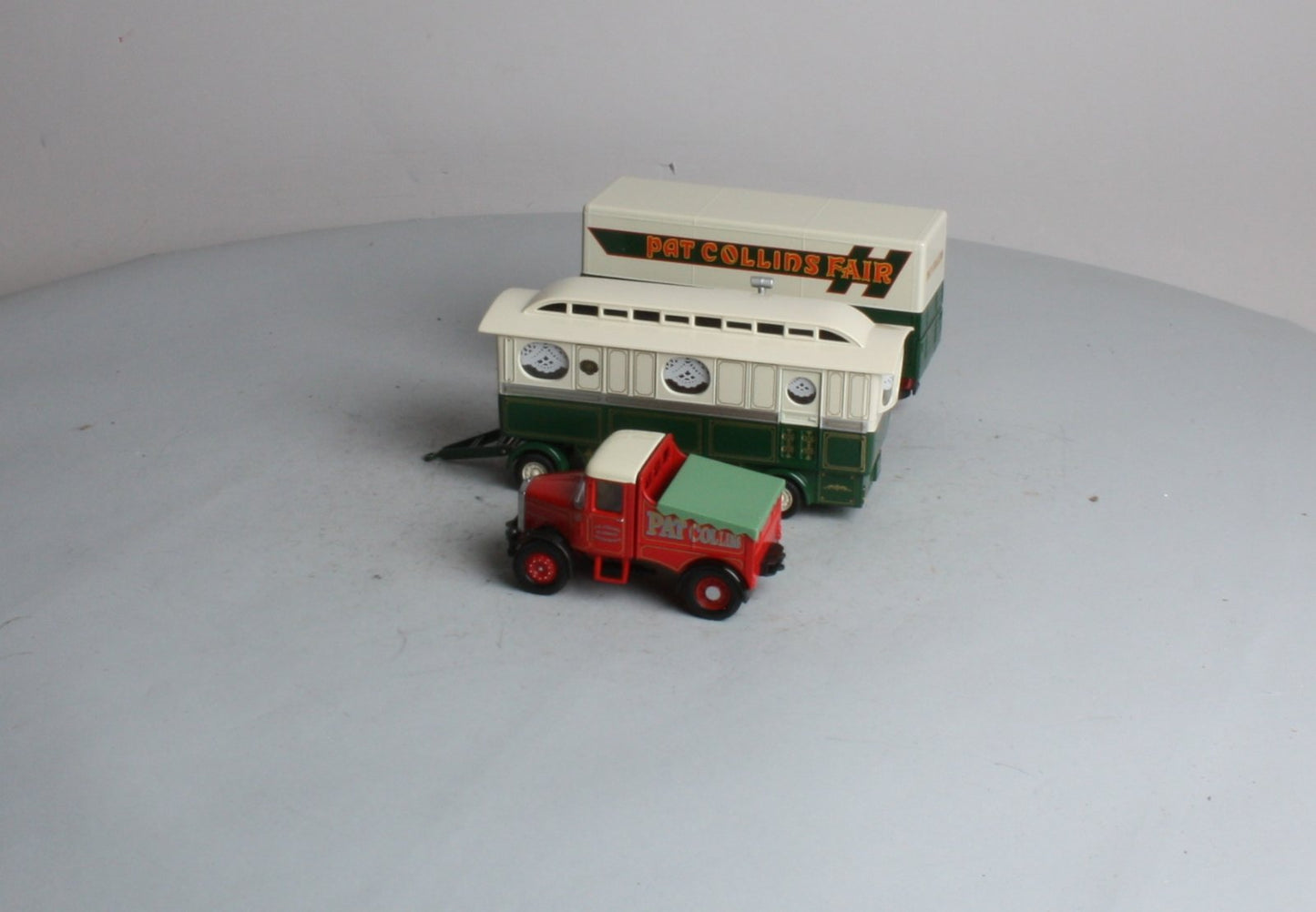 Corgi 16502 1:50 Scammell Highwayman Ballast with Closed Trailer & Caravan Set MT/Box