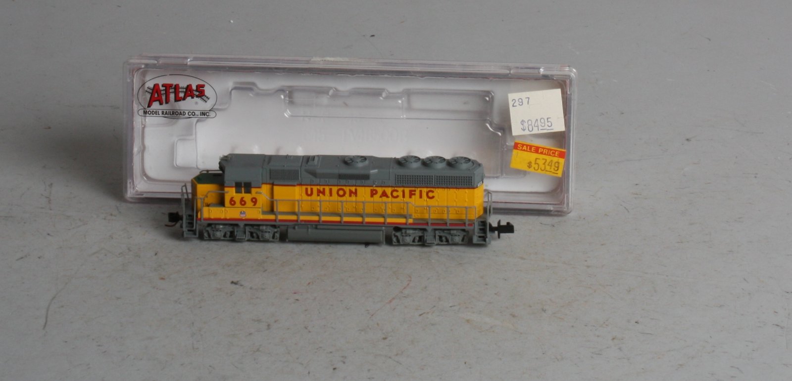 Atlas 48535 N Scale Union Pacific GP-40 Diesel Locomotive #669 LN/Box