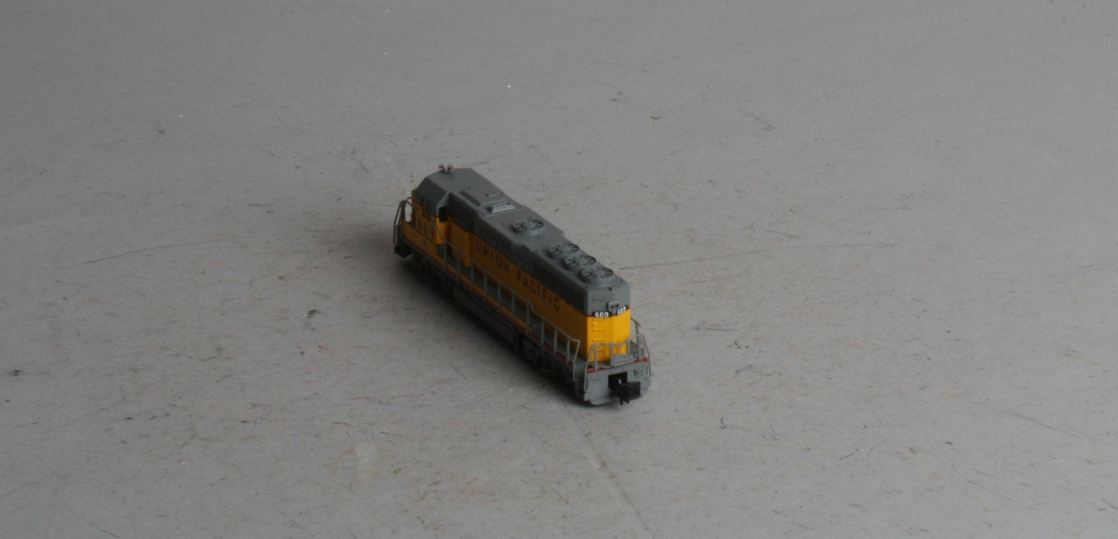 Atlas 48535 N Scale Union Pacific GP-40 Diesel Locomotive #669 LN/Box