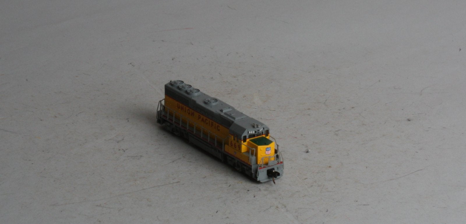 Atlas 48535 N Scale Union Pacific GP-40 Diesel Locomotive #669 LN/Box