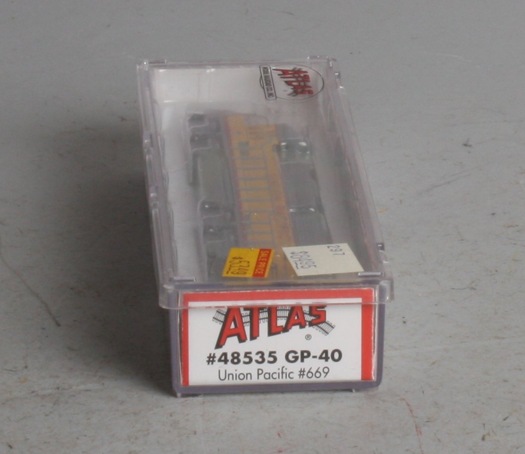 Atlas 48535 N Scale Union Pacific GP-40 Diesel Locomotive #669 LN/Box
