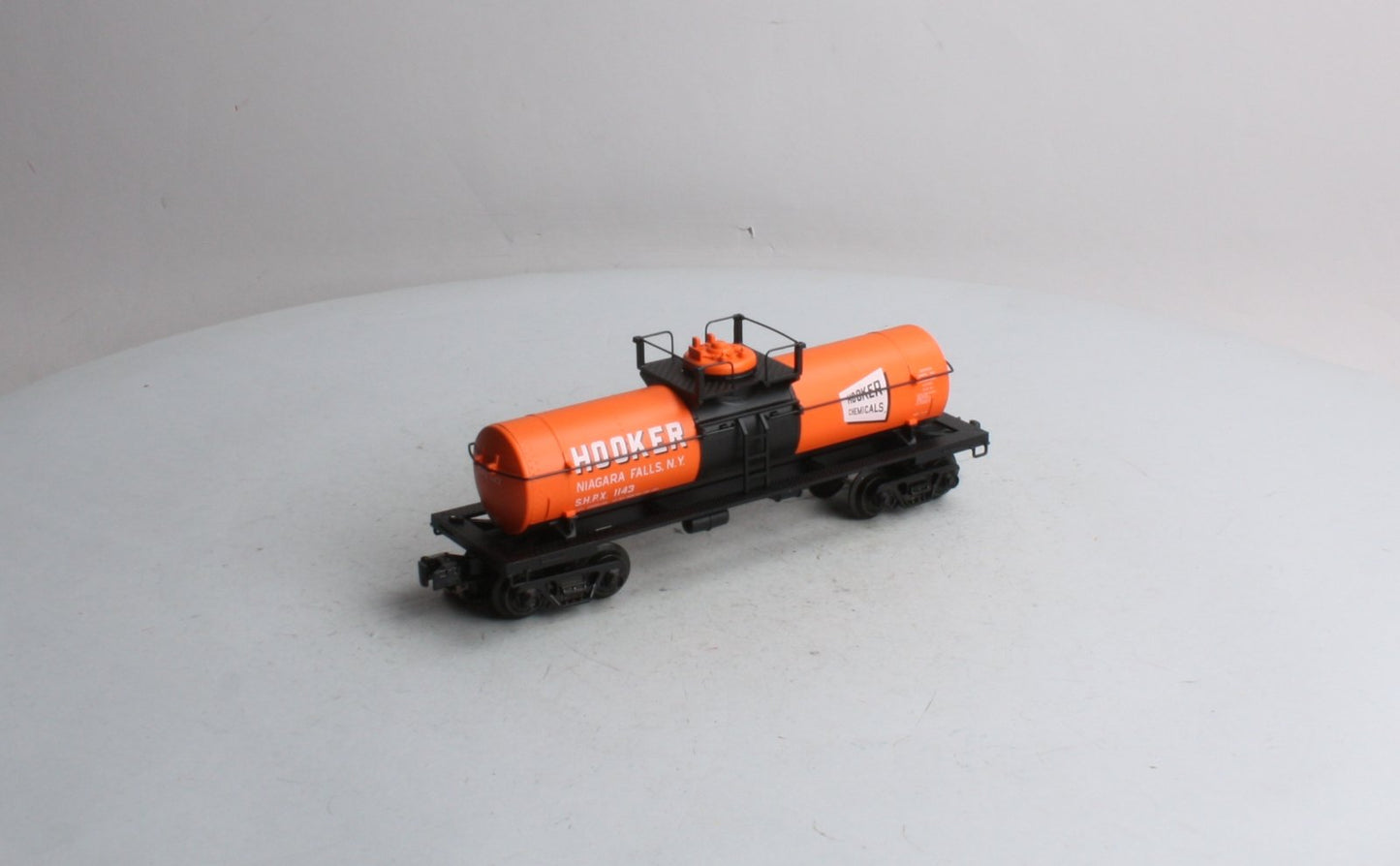 Atlas 1005002-2 O Gauge Hooker Chemicals Tank Car No.1143 (3 Rail) LN/Box