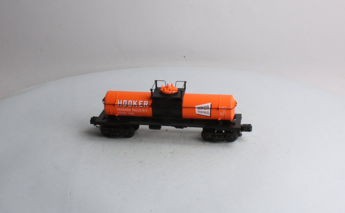 Atlas 1005002-2 O Gauge Hooker Chemicals Tank Car No.1143 (3 Rail) LN/Box