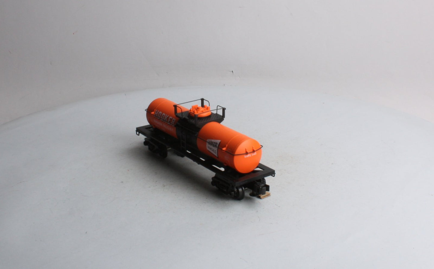 Atlas 1005002-2 O Gauge Hooker Chemicals Tank Car No.1143 (3 Rail) LN/Box