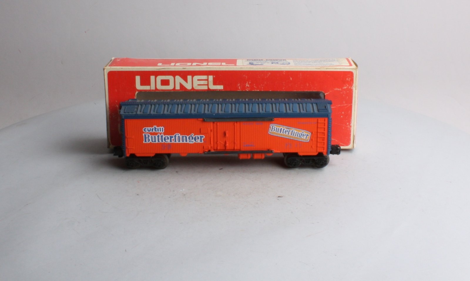 Lionel 6-9858 O Gauge Butterfinger Billboard Reefer Car LN/Box
