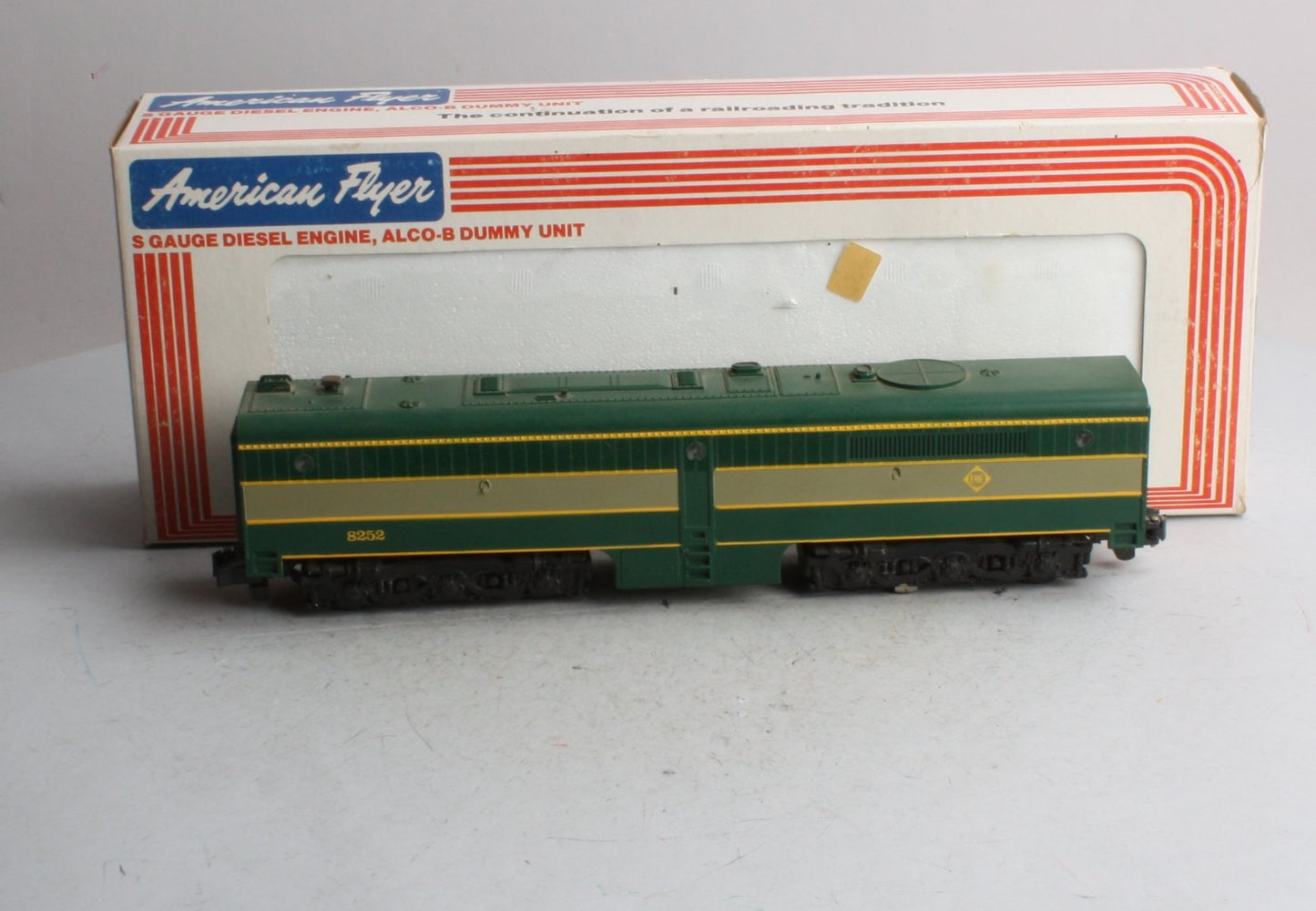American Flyer 4-8252 S Erie Alco B-Unit Non-Powered Diesel Locomotive with Horn LN/Box