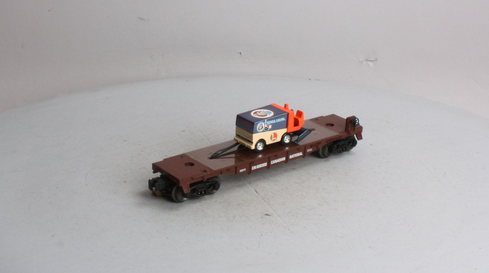 Lionel 6-26013 O Canadian National Flatcar w/Zamboni Ice Resurfacing Machine LN/Box