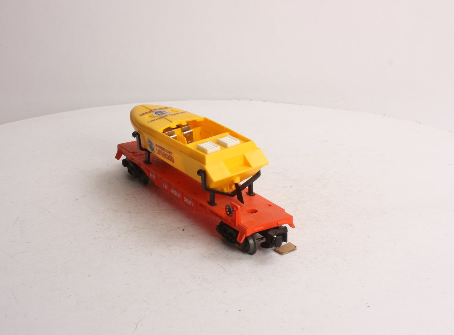 Lionel 6-16970 O Gauge L.A. County Lifeguard Flatcar w/ Lifeguard Boat #6424 EX/Box