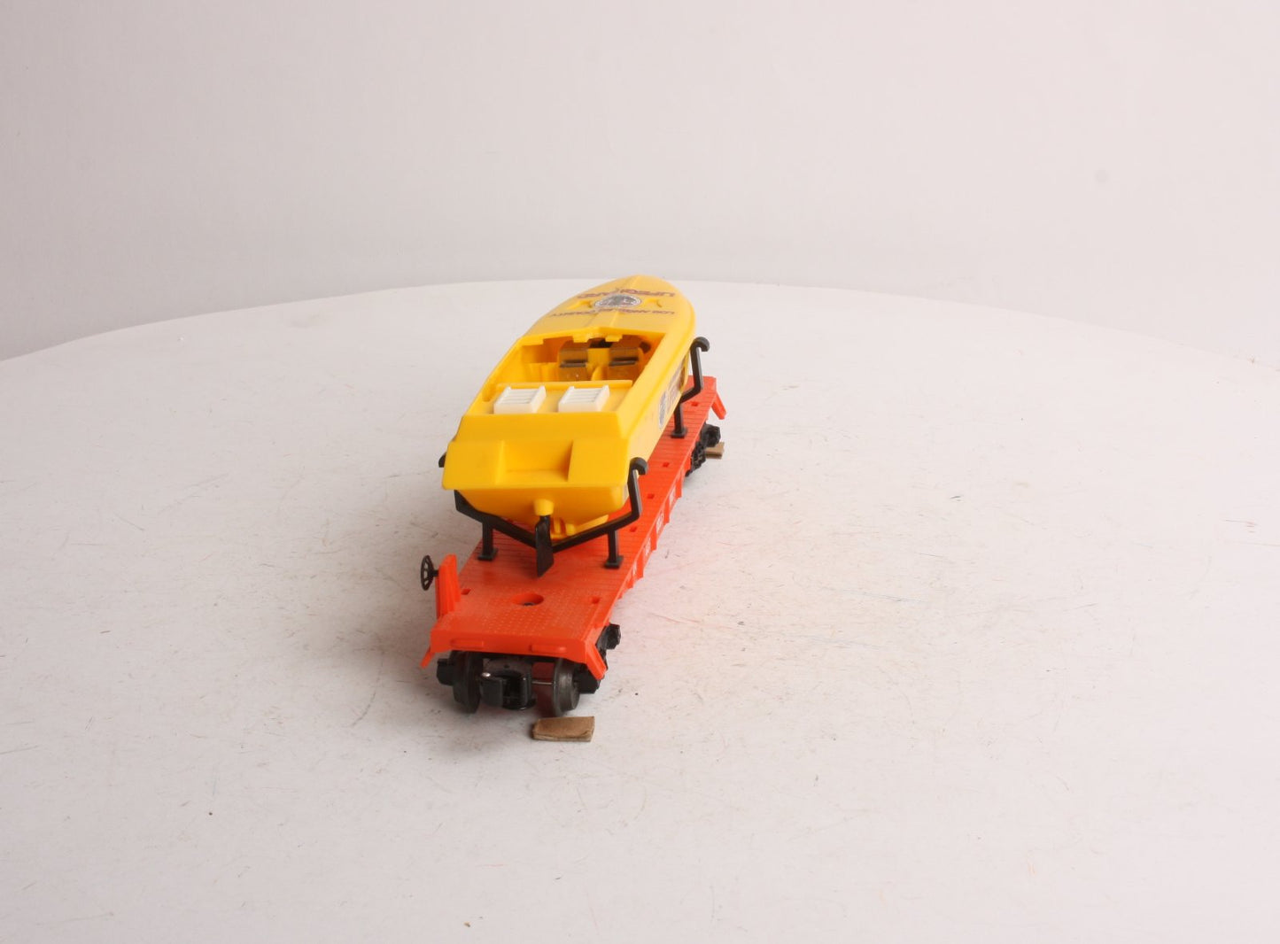 Lionel 6-16970 O Gauge L.A. County Lifeguard Flatcar w/ Lifeguard Boat #6424 EX/Box