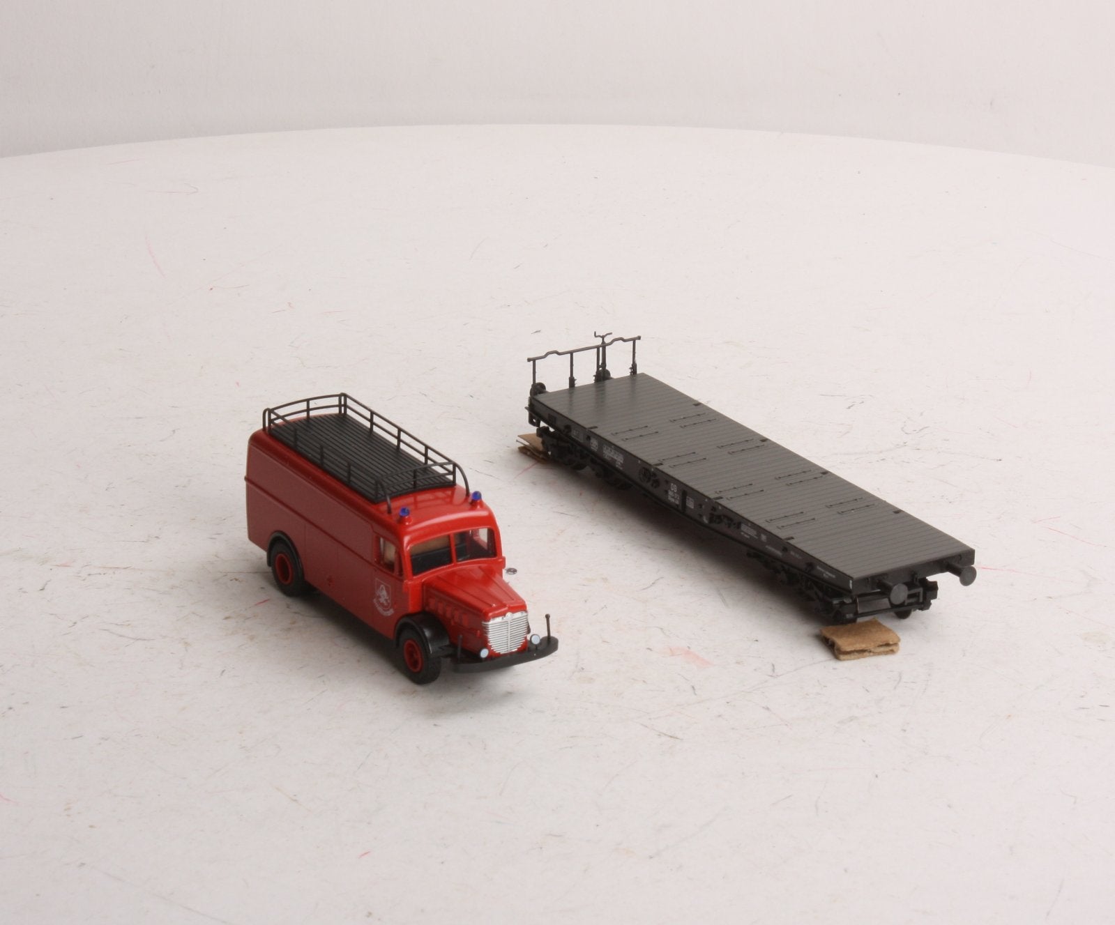 Marklin 48755 HO Scale Heavy Duty Flatcar w/Fire Truck LN/Box