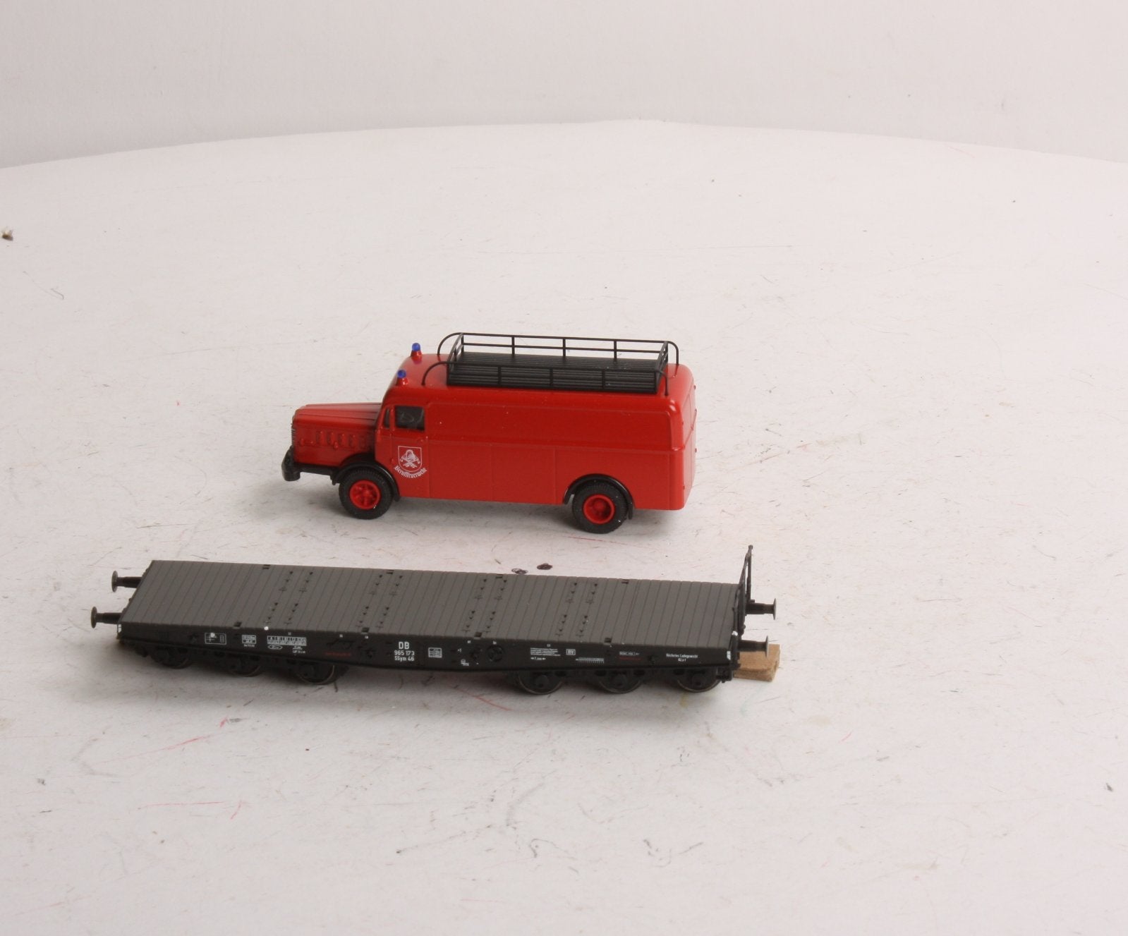 Marklin 48755 HO Scale Heavy Duty Flatcar w/Fire Truck LN/Box