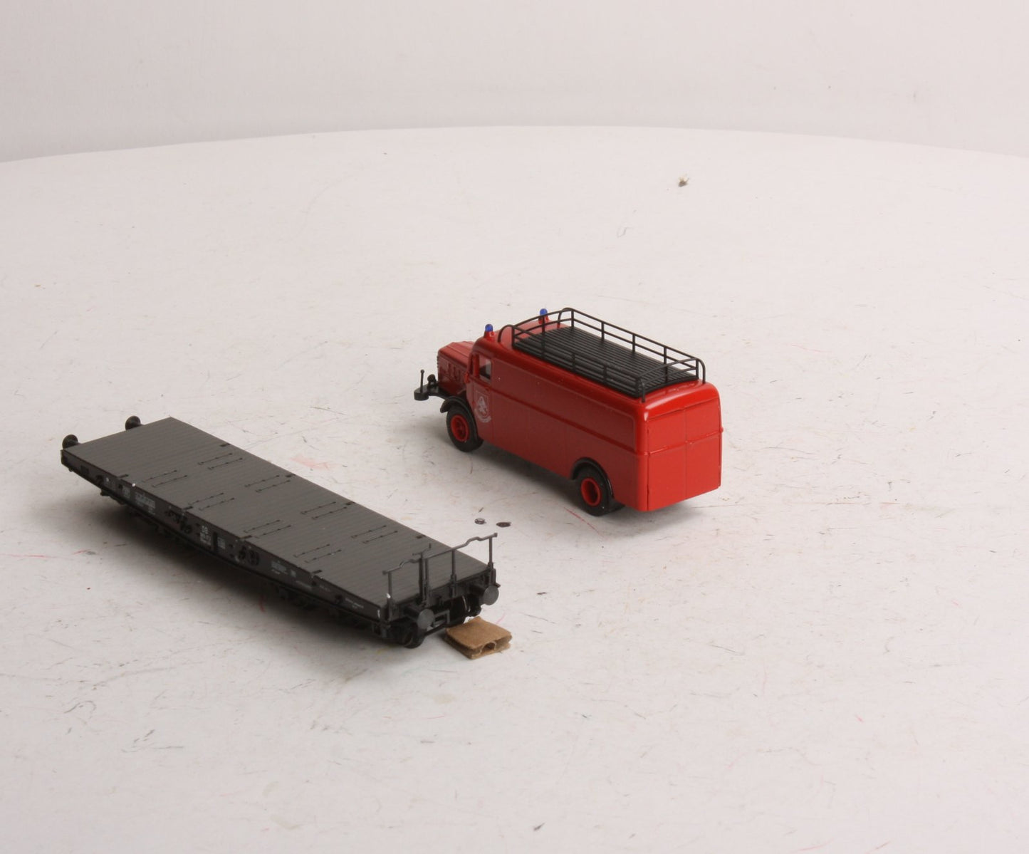Marklin 48755 HO Scale Heavy Duty Flatcar w/Fire Truck LN/Box