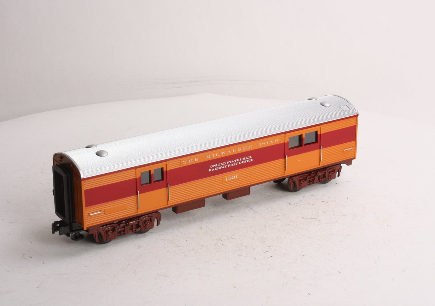 MTH 30-6090-1 Milwaukee Road Streamlined Baggage Car #1331 NIB