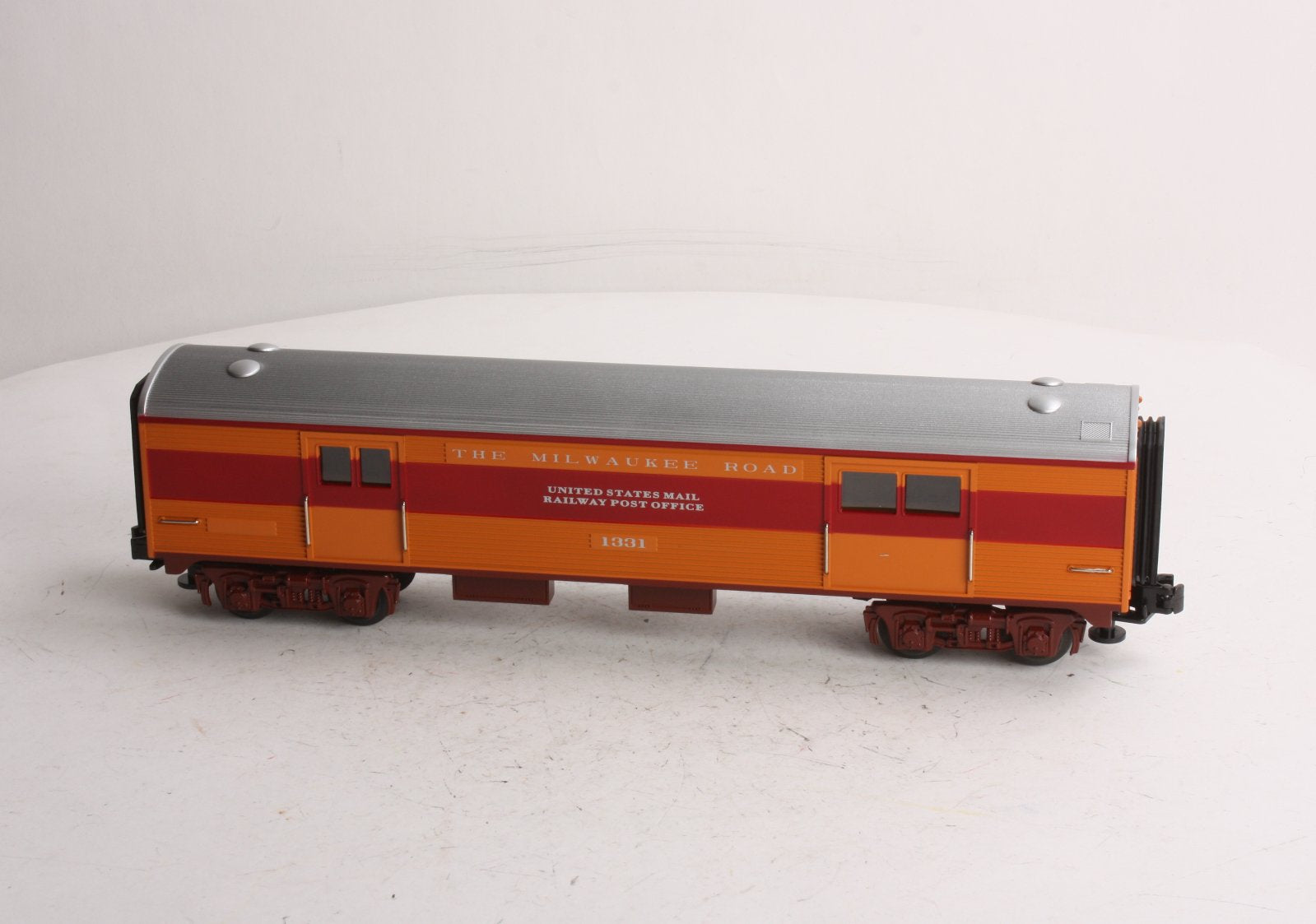 MTH 30-6090-1 Milwaukee Road Streamlined Baggage Car #1331 NIB