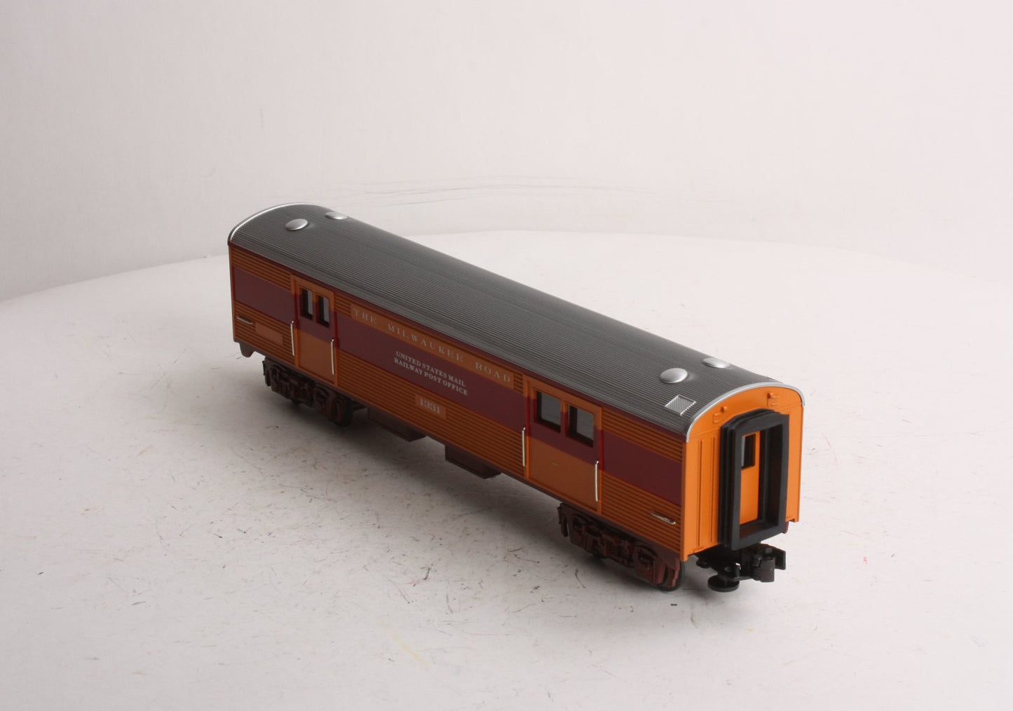 MTH 30-6090-1 Milwaukee Road Streamlined Baggage Car #1331 NIB