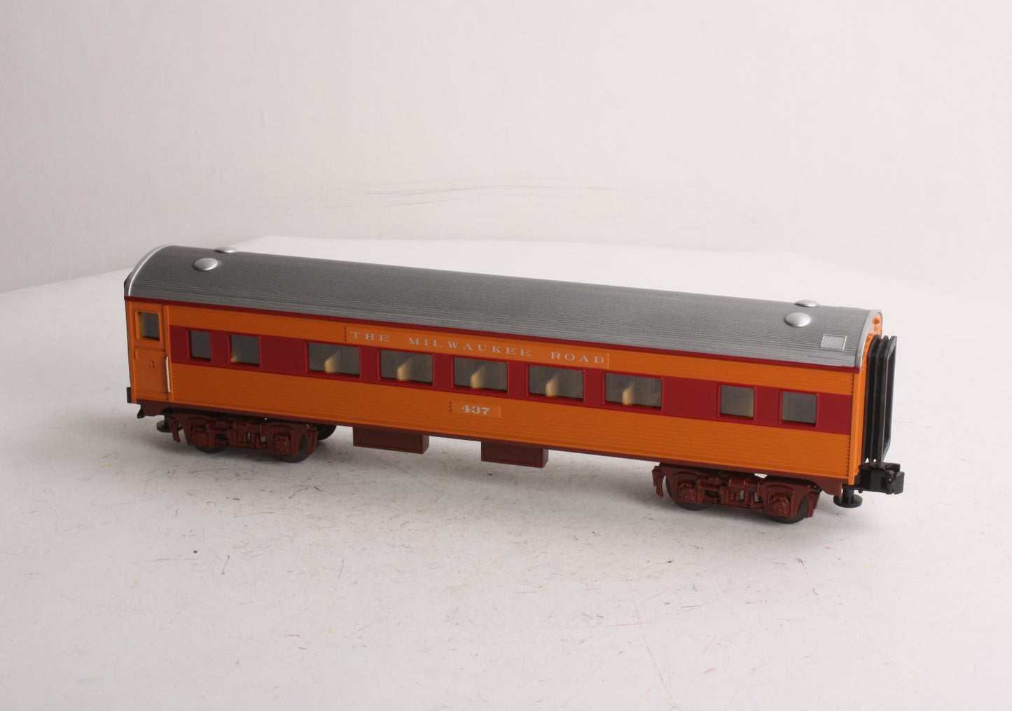 MTH 30-6090-2 O Gauge Milwaukee Road Hiawatha Streamline Coach Car #437 LN/Box