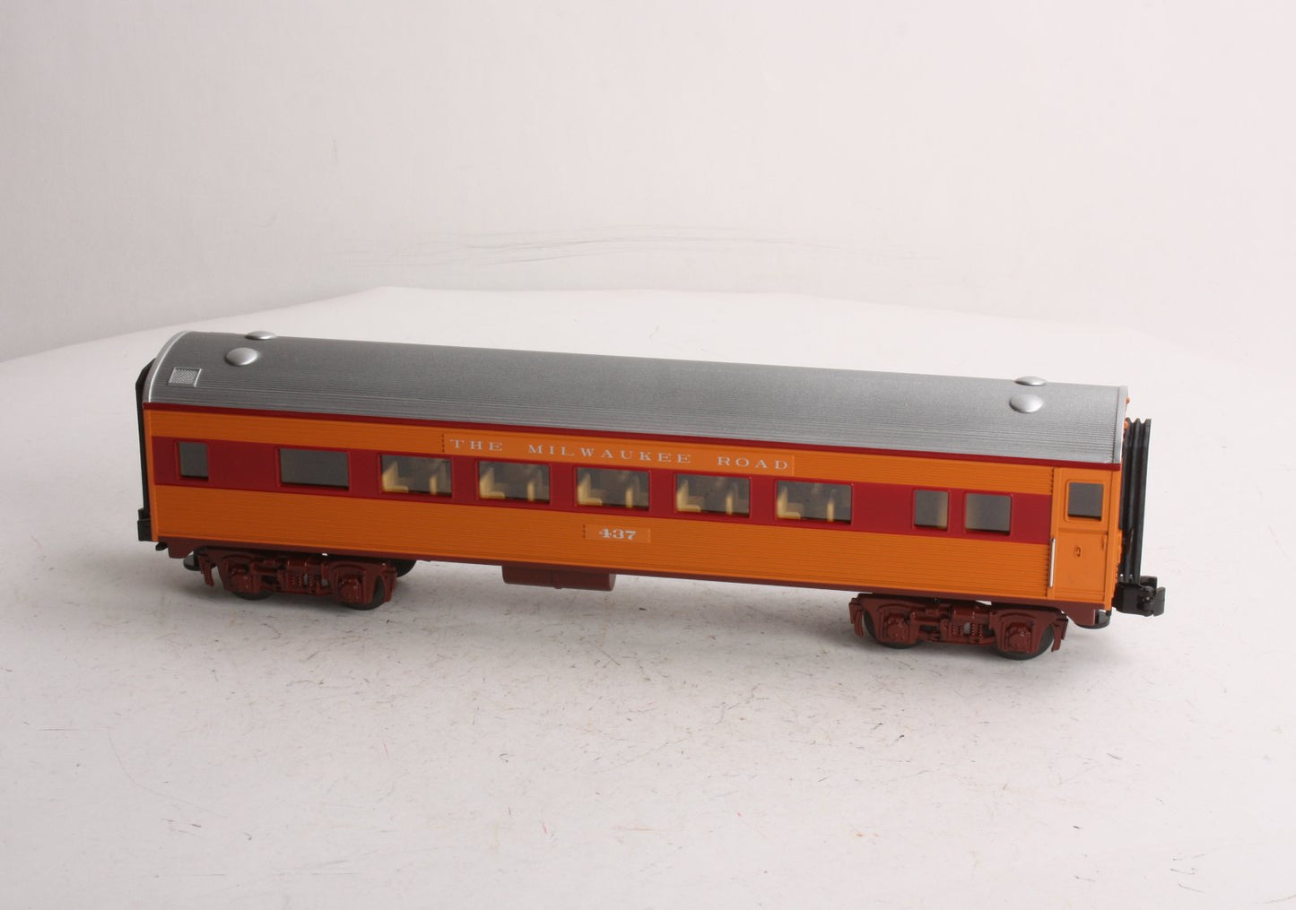 MTH 30-6090-2 O Gauge Milwaukee Road Hiawatha Streamline Coach Car #437 LN/Box
