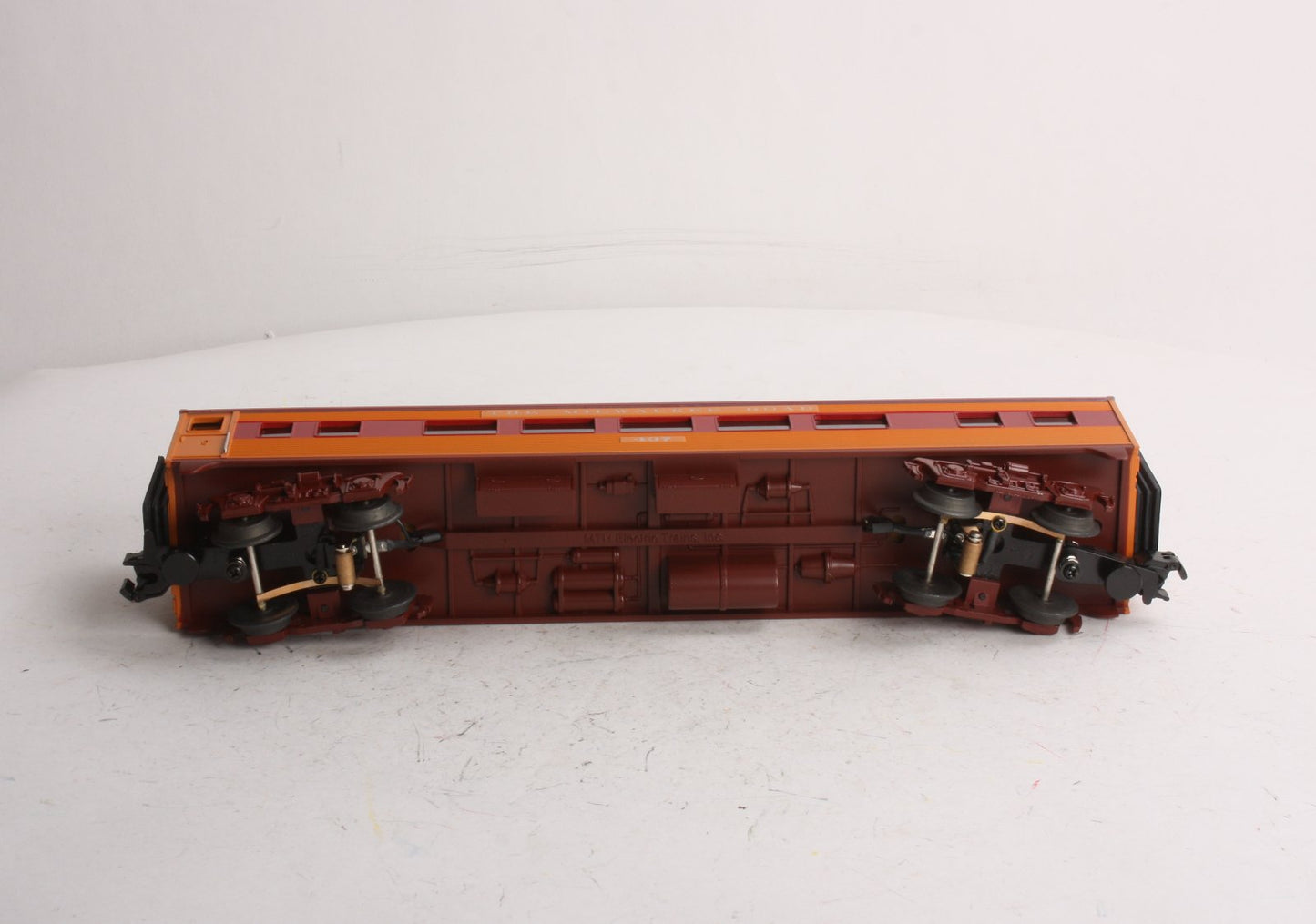 MTH 30-6090-2 O Gauge Milwaukee Road Hiawatha Streamline Coach Car #437 LN/Box