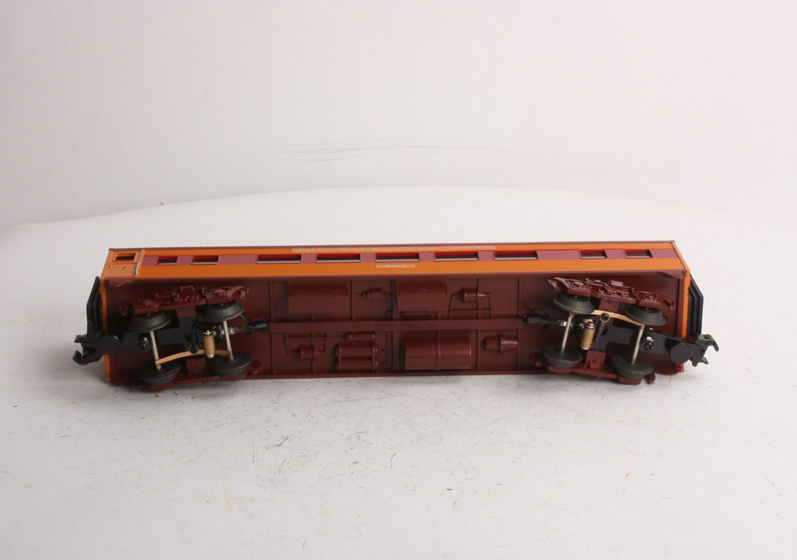 MTH 30-6090-2 O Gauge Milwaukee Road Hiawatha Streamline Coach Car #437 LN/Box