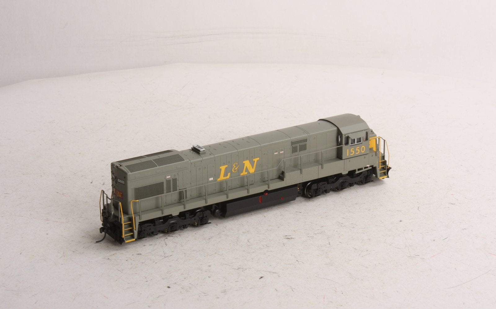 Atlas 7310 HO Louisville & Nashville GE U30C Diesel Locomotive Standard DC #1550