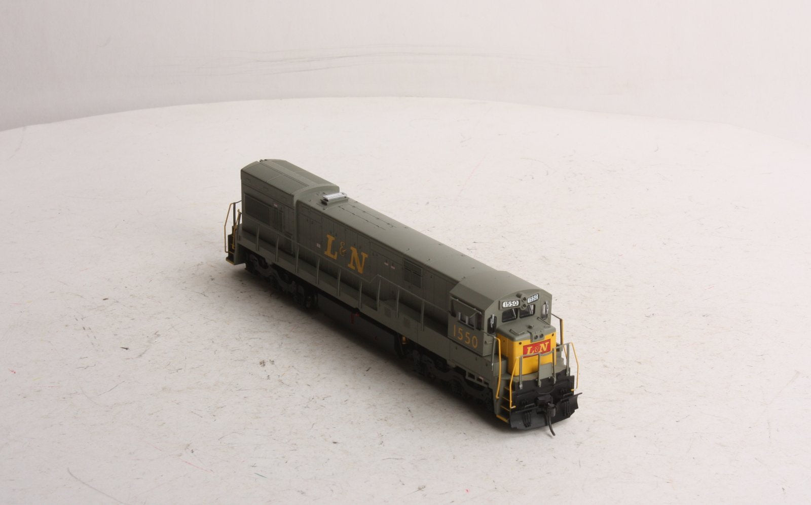 Atlas 7310 HO Louisville & Nashville GE U30C Diesel Locomotive Standard DC #1550
