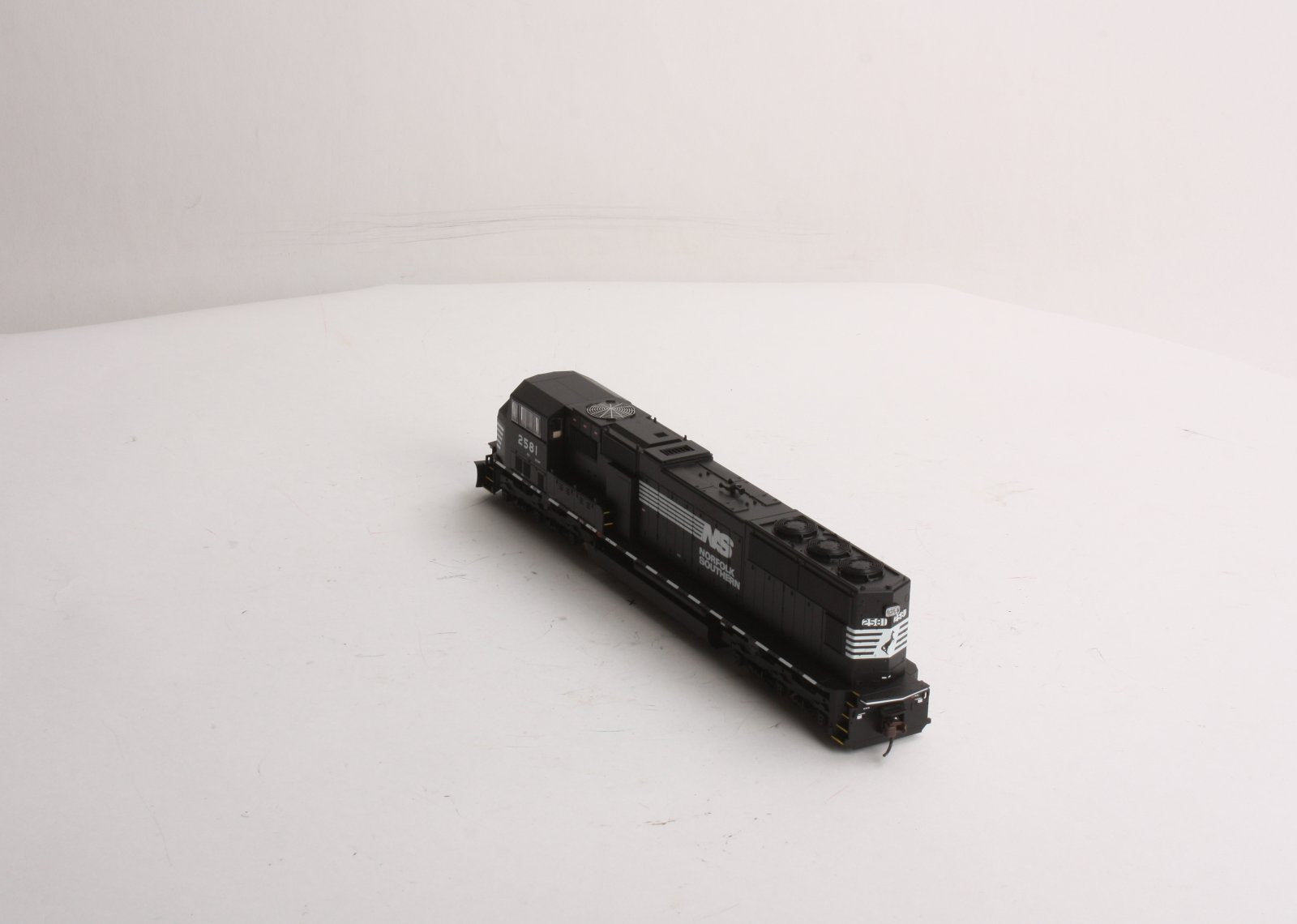Athearn G6156 HO Scale Norfolk Southern SD70M Diesel Locomotive #2581 LN/Box