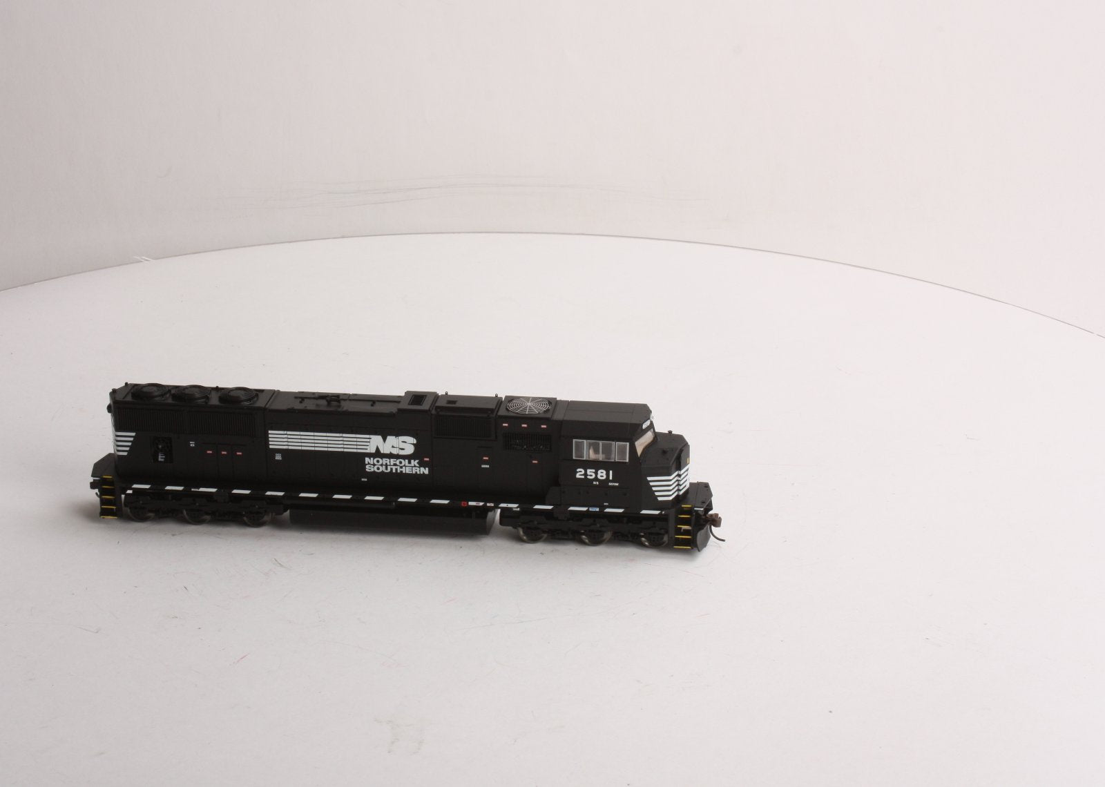 Athearn G6156 HO Scale Norfolk Southern SD70M Diesel Locomotive #2581 LN/Box