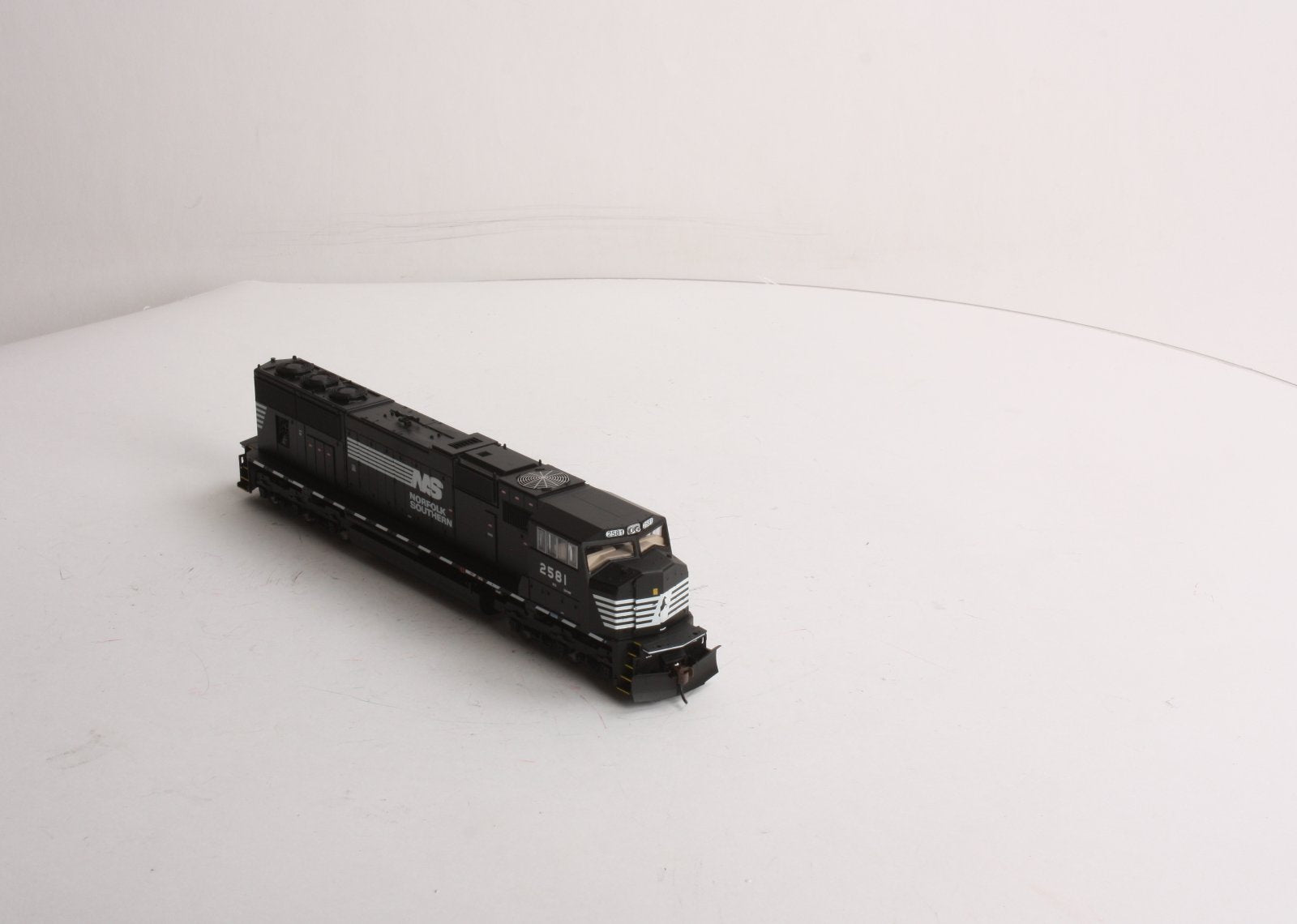 Athearn G6156 HO Scale Norfolk Southern SD70M Diesel Locomotive #2581 LN/Box