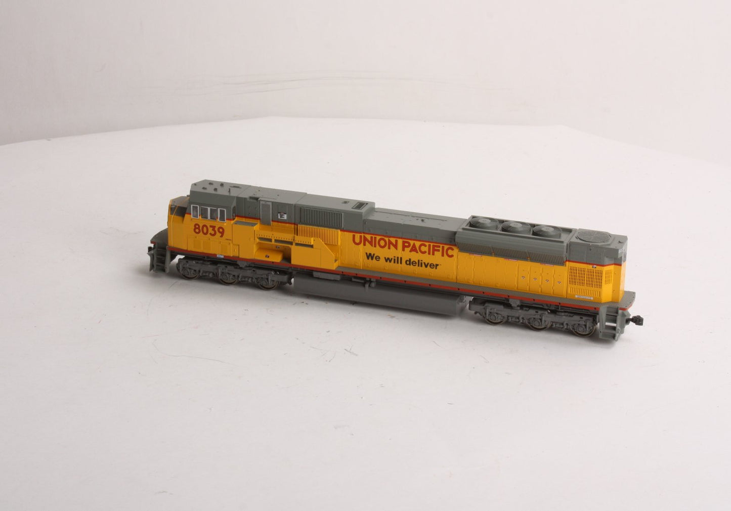 Kato 37-6358 HO Scale Union Pacific SD90/43MAC Diesel Locomotive #8039 LN/Box