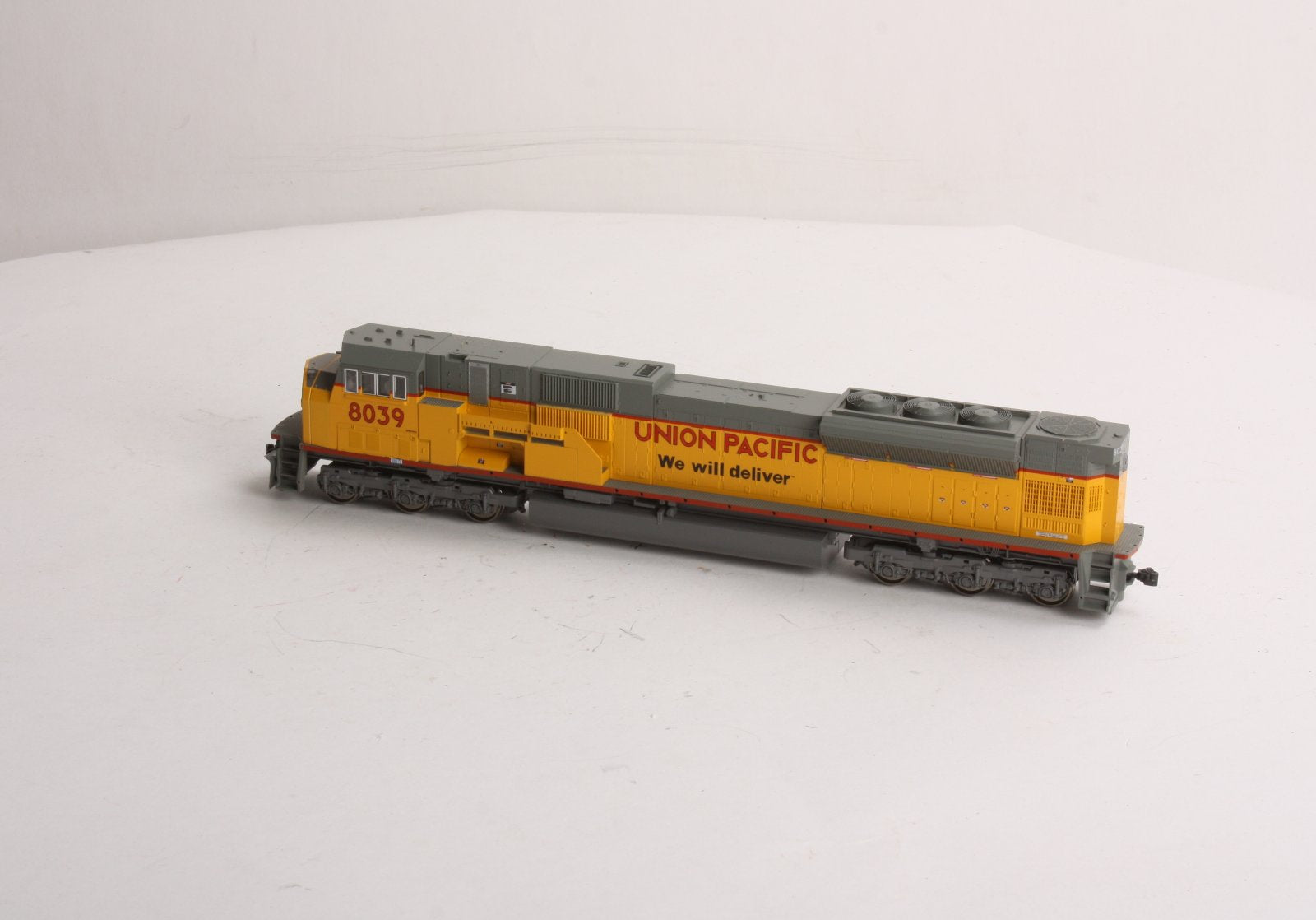 Kato 37-6358 HO Scale Union Pacific SD90/43MAC Diesel Locomotive #8039 LN/Box