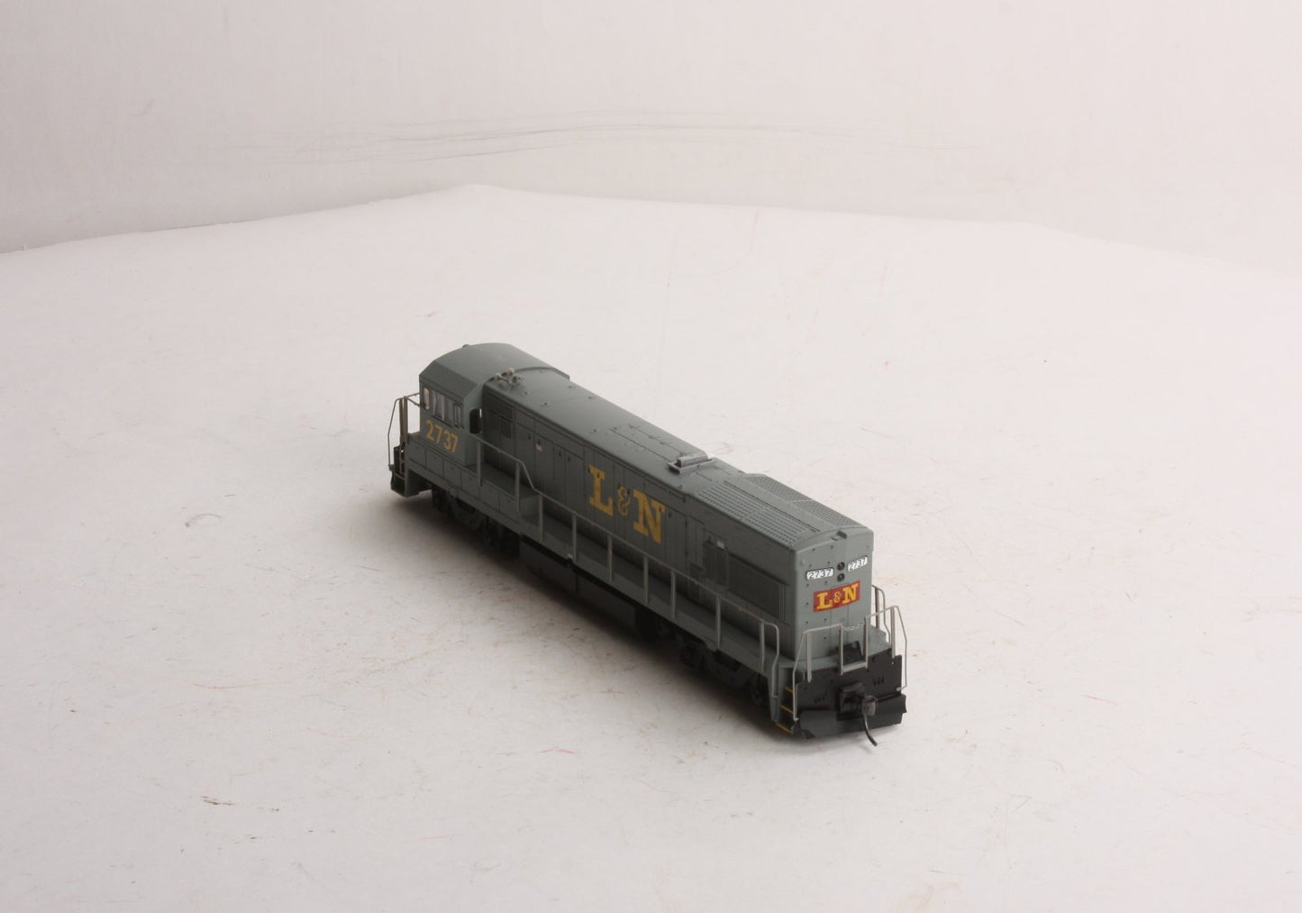 Atlas 8671 HO Louisville & Nashville GE U23B Diesel Locomotive #2737 LN/Box