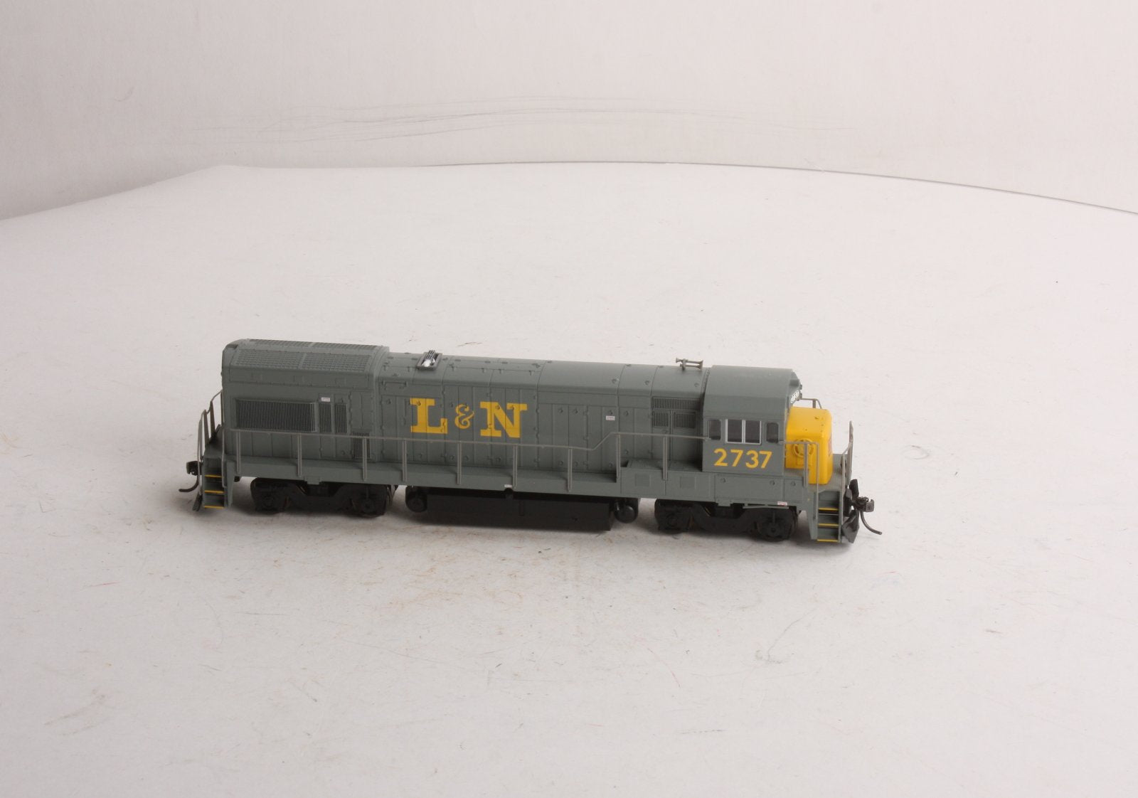 Atlas 8671 HO Louisville & Nashville GE U23B Diesel Locomotive #2737 LN/Box