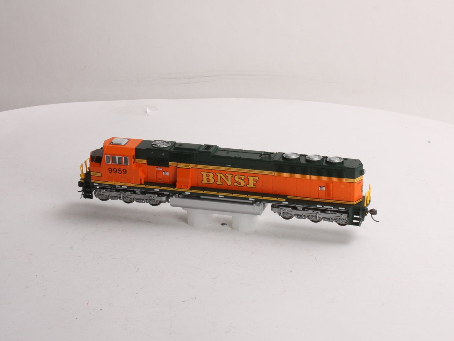 Kato 37-6452 HO Burlington Northern Santa Fe SD70MAC Diesel Locomotive #9959
