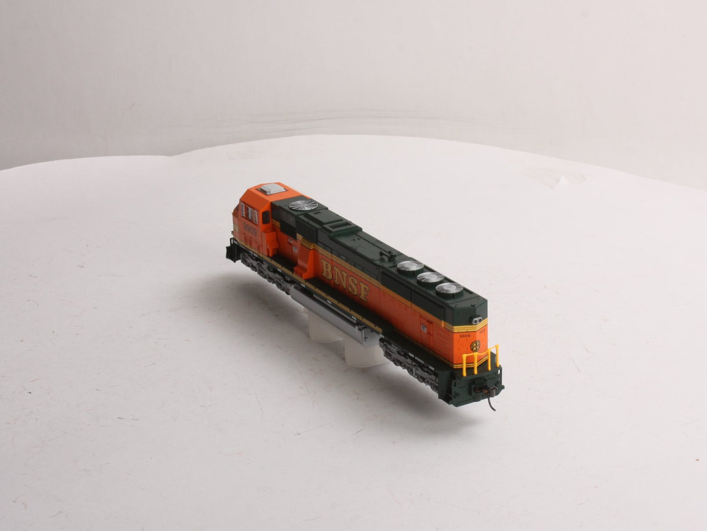 Kato 37-6452 HO Burlington Northern Santa Fe SD70MAC Diesel Locomotive #9959