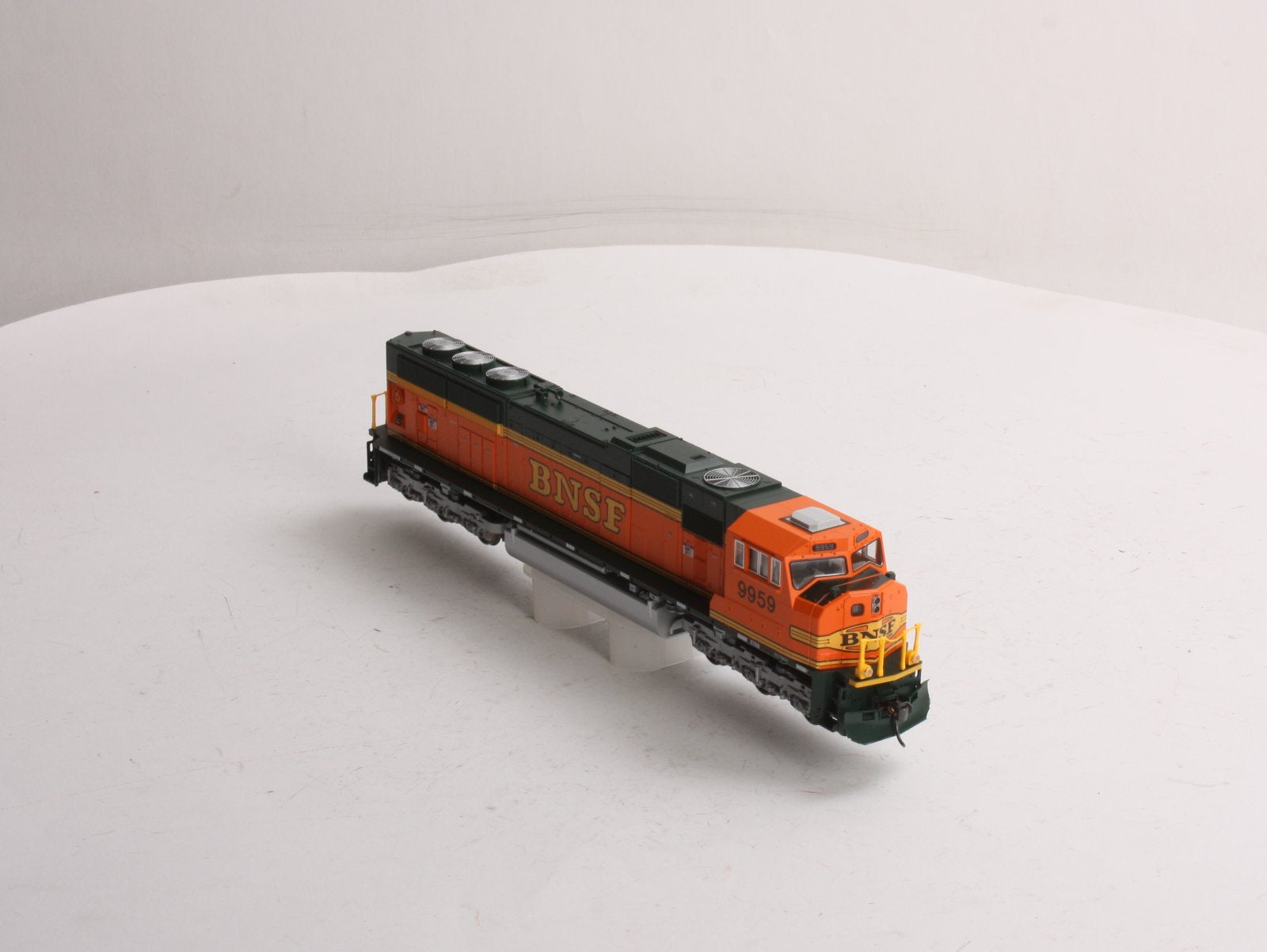 Kato 37-6452 HO Burlington Northern Santa Fe SD70MAC Diesel Locomotive #9959