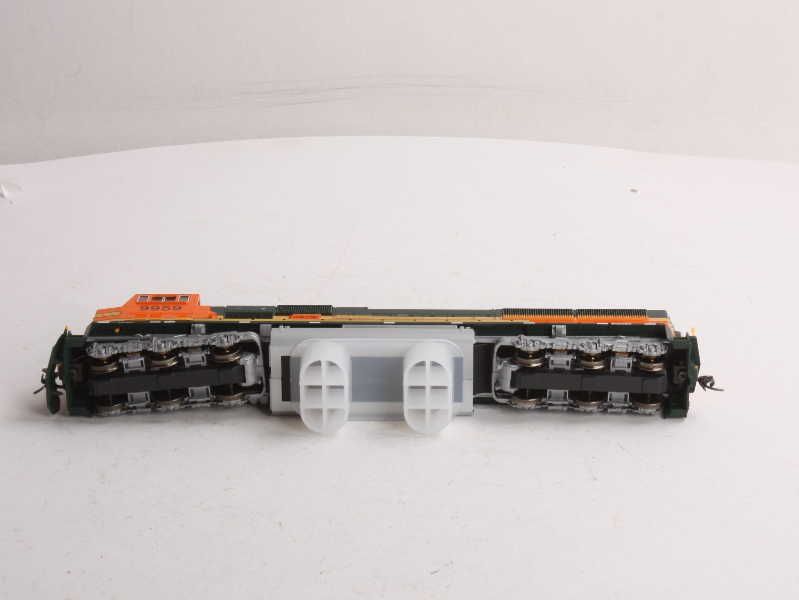 Kato 37-6452 HO Burlington Northern Santa Fe SD70MAC Diesel Locomotive #9959