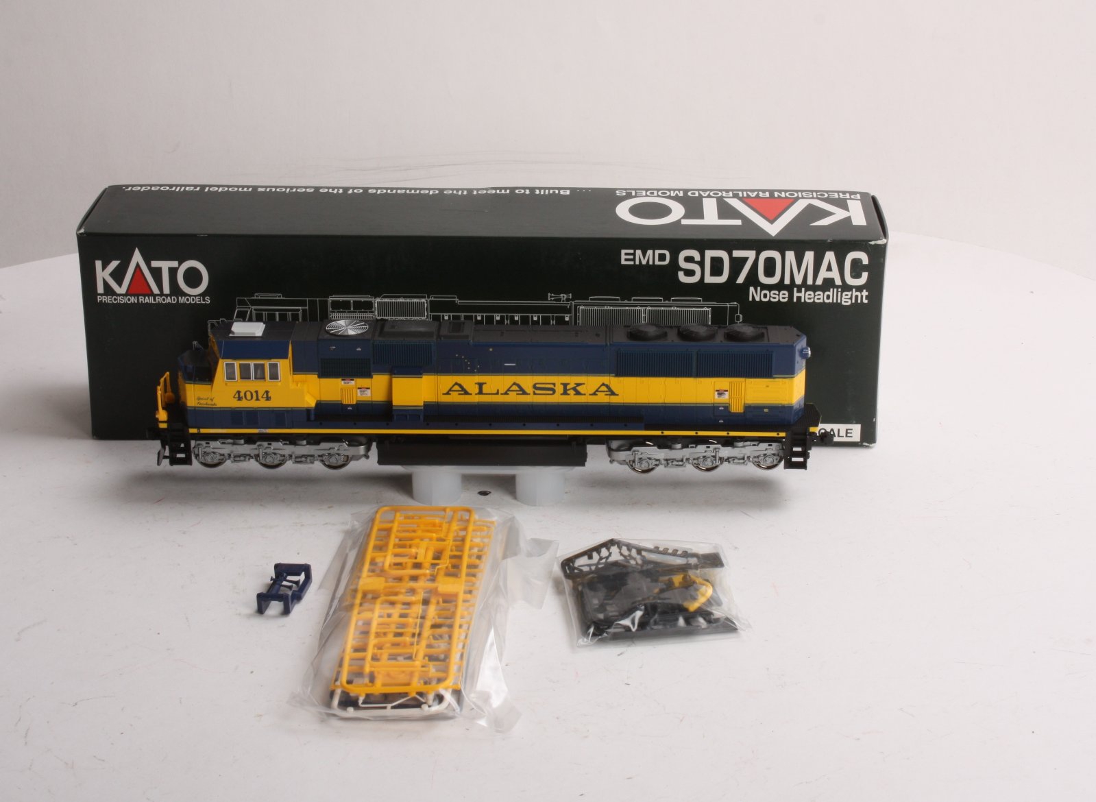 Kato 37-6454 HO Alaska Railroad SD70MAC Diesel Locomotive #4014 LN/Box