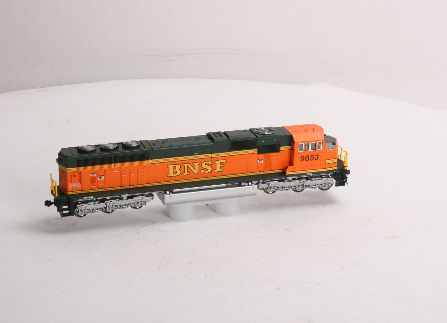 Kato 37-6404 HO BNSF Heritage ll EMD SD70MAC Diesel Locomotive #9853 LN/Box